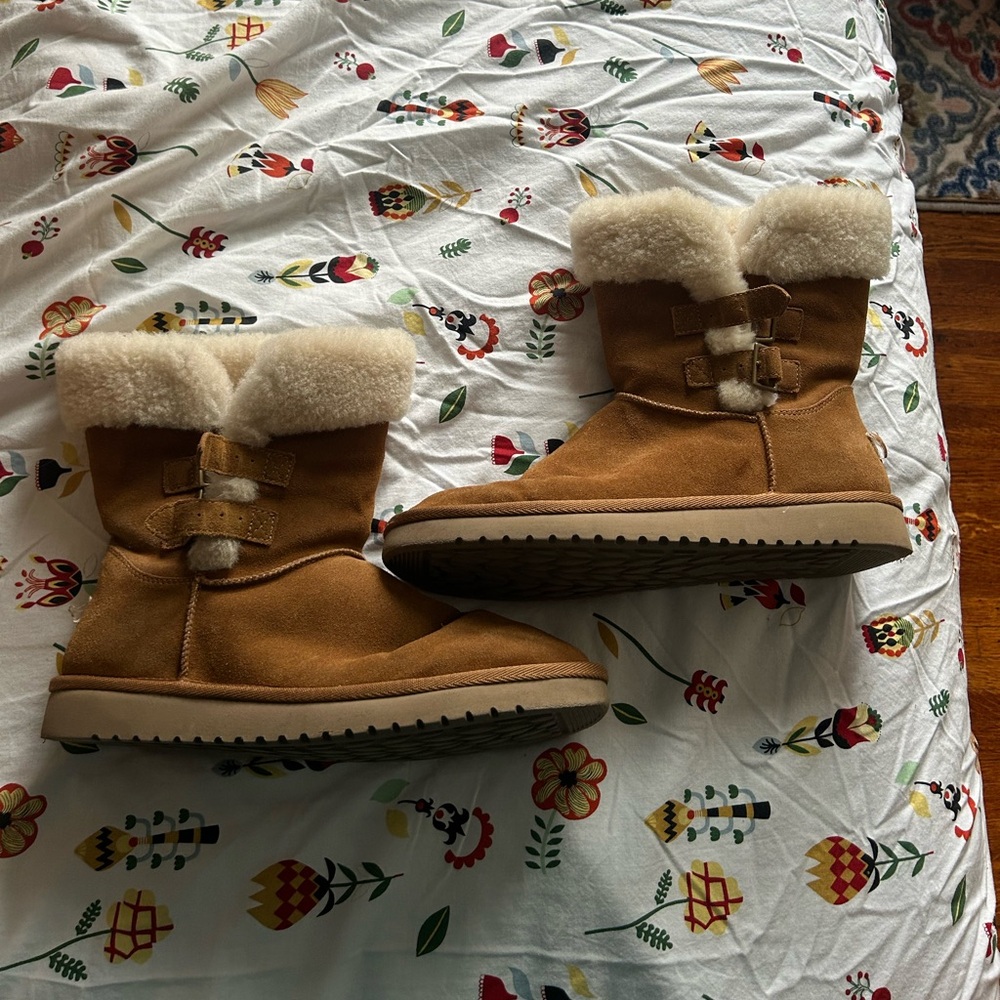 Kookaburra by Ugg chestnut brown leather boots with and soft fur inside